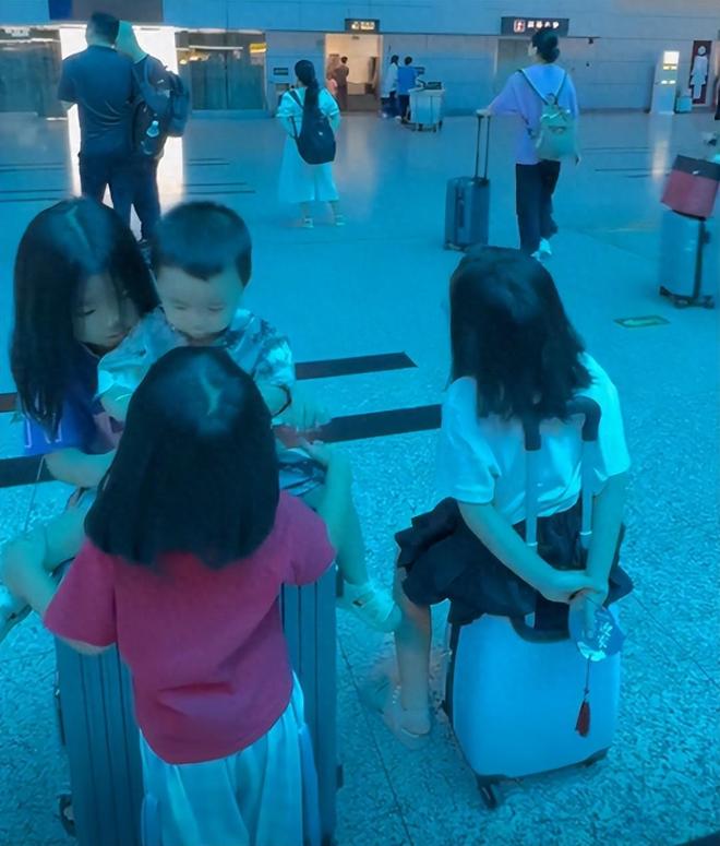 后续：家庭背景曝光哥嫌她无理取闹回应pg电子模拟器免费版福建4娃妈拒补票(图7)