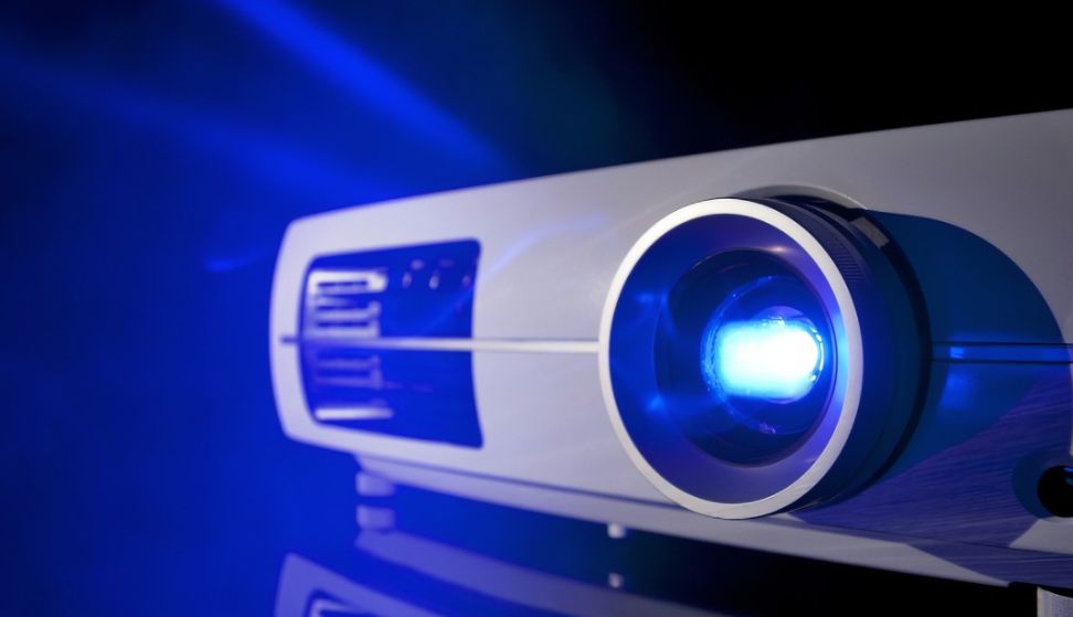 饱和度是影响画面质量的重要参数pg电子模拟器投影仪的色相和(图2)